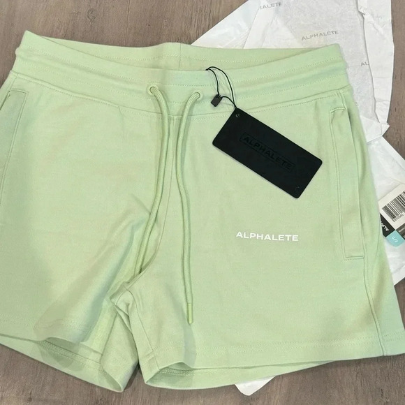 ALPHALETE NWT ESSENTIAL CORE SHORT IN FROZEN SPRING SIZE SMALL - Picture 2 of 6
